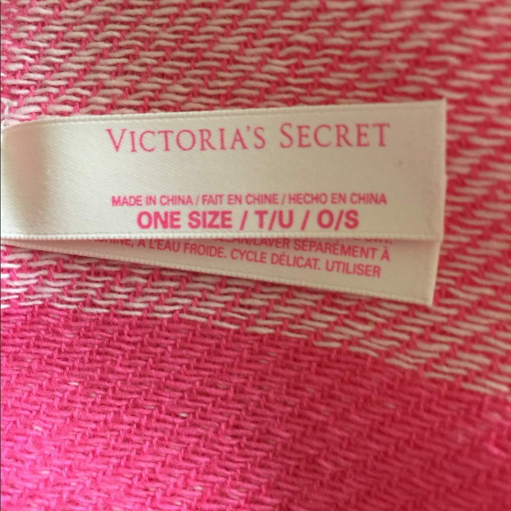 Victoria’s Secret cotton beach blanket w/ logo - Picture 6 of 11